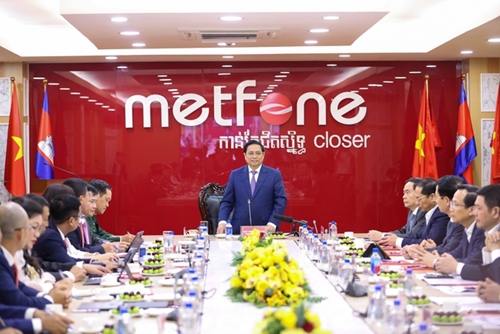 Thủ tướng Phạm Minh Chính thăm một số cơ sở kinh tế-xã hội tiêu biểu cho quan hệ hợp tác Việt Nam-Campuchia